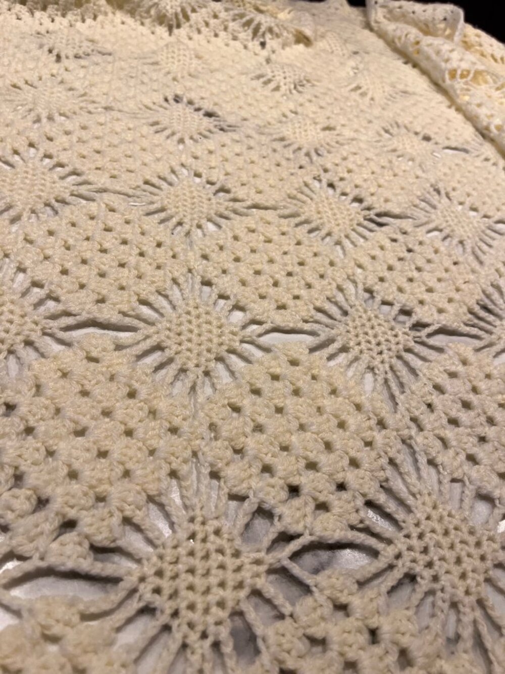 Vintage Handmade Cream Crochet Afghan Throw Blanket Medallion Popcorn Stitch - Picture 4 of 12